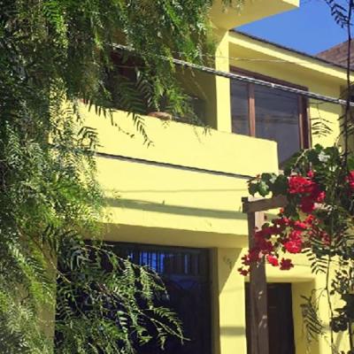 VENTA DE CASA DE 3 PISOS EN AV. ZARUMILLA